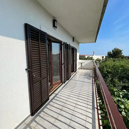 Faniva Apartment *